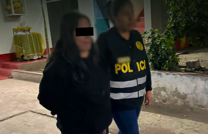 DETIENEN A MUJER POR PRESUNTO HURTO AGRAVADO EN ABANCAY TRAS COMPARTIR BEBIDAS CON VÍCTIMA